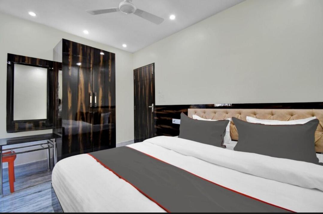 Om Guest House And Banquet Calcutta Extérieur photo